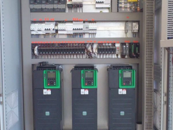 armoire-electrique-pompe-de-relevage-5833713